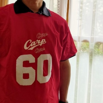 【夫の還暦祝い】超簡単に還暦祝いグッズを手作り♬赤いTシャツにちょっとひと工夫！