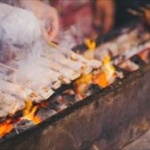 仕事帰りに初めて入った焼き鳥屋で焼き鳥いくつか食ったんだけど、、 	