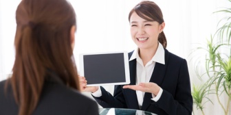 友人が自分の趣味を薦めてくるだけで絶対に一緒に行こうと誘われない。薦めるだけで一人で行ってこいってか…