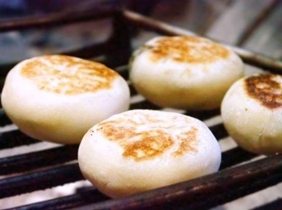 大好評出張販売！『ファボーレ』で『富山のおやき川東』が期間限定販売。1月26日～31日。