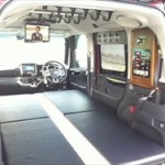 車中泊って言うホテル取る金がない貧乏人がやる事 	