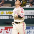 ソフトバンク・近藤健介「一昨日、兄が亡くなりまして」　先制2ラン後に感極まりベンチで涙