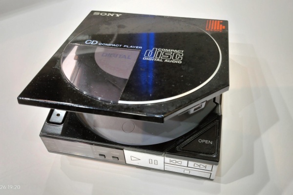 Extinct Media Museum | 絶滅メディア博物館 - 1984（昭和59）