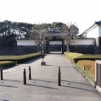 【速報】皇居の大手門から中国人が皇居内に許可なく入構　皇宮警察の門番、通勤時間帯で身分確認せず