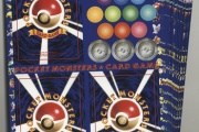 【カード】昔こういうペリッて剥がすタイプのカードダスあったけど