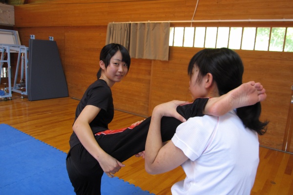 誰にも言えない 知られたくない 武道女子の汚い足