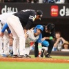 日本ハム五十幡、サヨナラ呼び込むセーフティーも一塁手と接触して途中交代