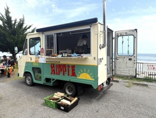 勝浦の海沿いで見つけた、ちょっと自由なケバブ屋さん