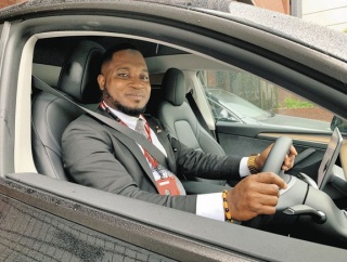 【悲報】外国人運転免許、普通の試験にされて合格率60%減・・・・・