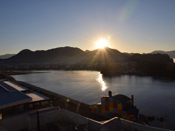 元旦の沼津は静かで強い。初日の出スポットまとめ。びゅうおは特別無料開放。