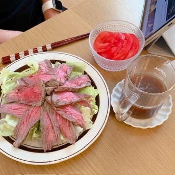 【シニアの暮らし】お手頃ビーフで久々のローストビーフ。。
