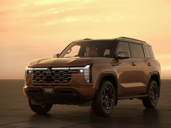 新型SUV「三菱パジェロ」は619万3000円から、全4グレードを展開…予約受注は約5500台で年度目標超え！