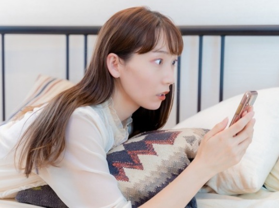 【悲報】眞子さま、柱に激突してしまう・・・・・・・・(画像あり)