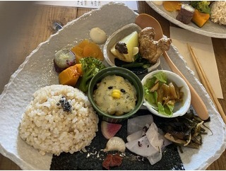 豆こ食堂　やむなしのやさいごはんとレモンサワー