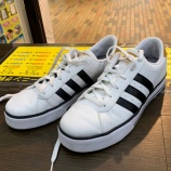『adidasアディダススニーカー修理なら東灘区住吉の靴修理合鍵作製時計の電池交換のお店 プラスワンコープこうべ住吉シーア店コープこうべシーア3F』の画像
