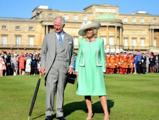 チャールズ国王戴冠式 | 「晩餐会デマ」とレセプション