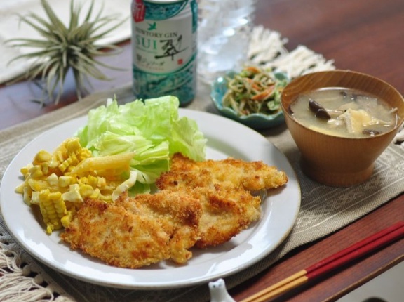 30年前からずっと作り続けているペラペラチキンカツで晩ごはん