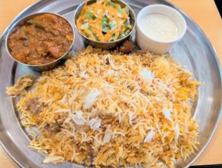 インド料理「アールティ（秋葉原）」でインド人シェフ炊きの「チキンビリヤニ」