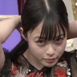 『【画像】橋本環奈さん、車の乗り方がヤンキーすぎるwwwww』の画像