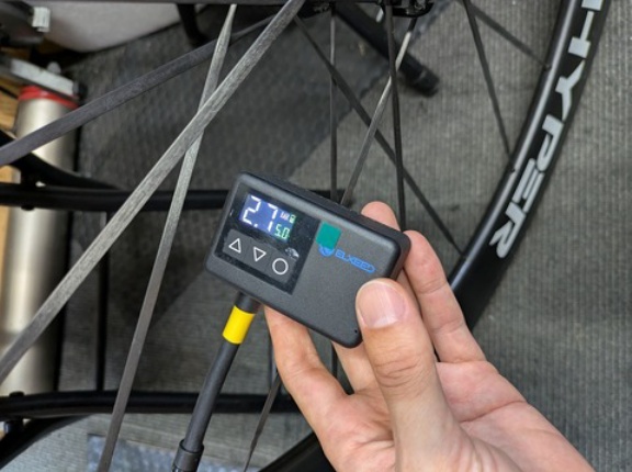 ロードバイクの適正空気圧をAIで検証した結果 ─体重・タイヤ幅・リム内幅別の“最適解”を公開─