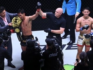 野杁正明 vs スーパーボン 1　暫定王者野杁ここで敗れる