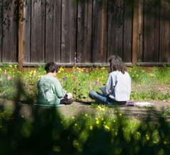 孫達を楽しみに待つ娘