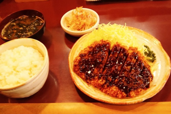 シージャの食べ歩きブログ とんかつ