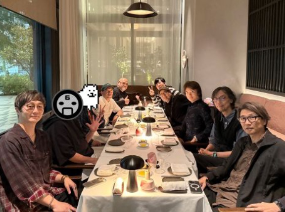 桜井政博さん「ゲームディレクターのアベンジャーズ的な集いです」ﾊﾟｼｬｯ→集合したメンバーがヤバすぎるｗｗｗｗｗ