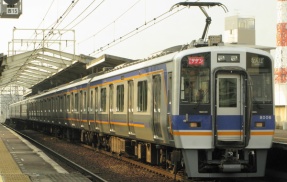 南海高野線、3/28新ダイヤで24両+8両の運用減？