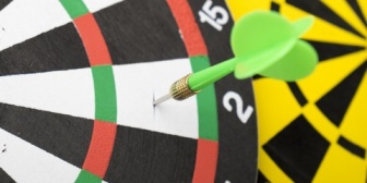 【恋愛】自分が彼女と別れて、誰かに話を聞いてもらいたくて夕飯に同僚を誘った→話しながらだんだん気になってきて…