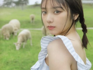 与田祐希のナマ上半身のもちもち肉感がガチでエグい