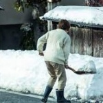 【速報】田舎「雪かきボランティアに来てーーーッッ！！1回600円！！！」←急げっ！