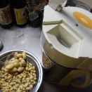 強風で倒壊したコマツナのトンネル立て直し＆越冬長ネギの定植😅