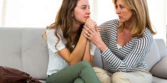 母親が私の全てを把握してこようとするのが気持ち悪い。いい加減子離れしてくれ