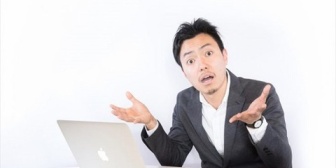 昔親交のあった友人Aの結婚式の参列を断ったら、同じグループのB、Cから「親友なのに」「後悔する」とふざけたメールがきたが意味がわからないので速攻FOした。