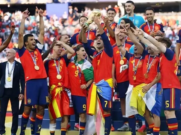 スペインが延長戦の末に 1 - 0 でアルゼンチンを撃破。4大会ぶりのW杯優勝！　“史上最高額”の優勝賞金も話題に