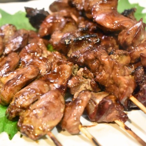 結構大変♪鶏肝串焼き