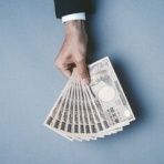 年金だけで生活して 雀の涙