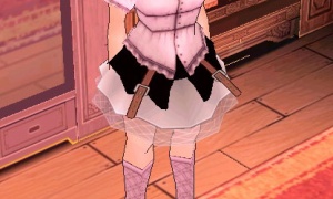 パンチラ必至のシースルーカクテルドレス