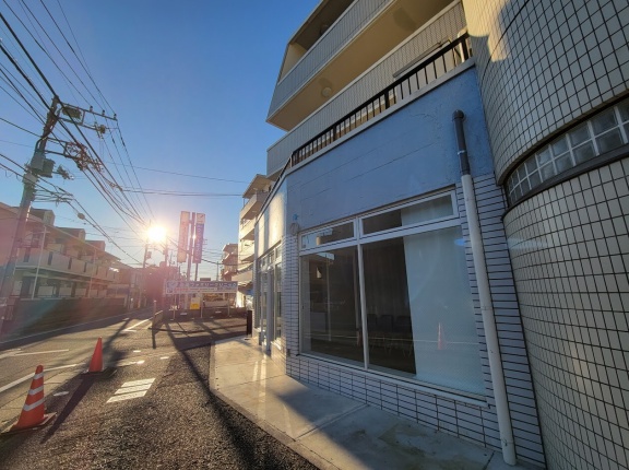 【開院予告】柴崎駅前の100円ローソン跡地に"柴崎駅前ラムダ歯科"が2026年2月4日開院予定