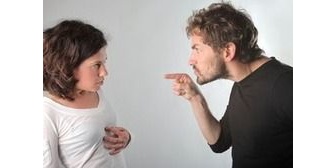 子が夜中目覚めて私がいないと泣くので、その都度添い寝してあげるんだけど、それを夫に甘やかしと言われてムカついた