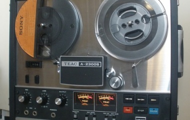 『オープンテープデッキの整備をやっています。　TEAC　A-2300S　2T、4Tの例』の画像