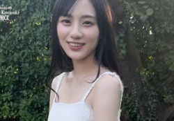 【画像】川﨑桜の色白豊満ボディで初週10万部が確約された件