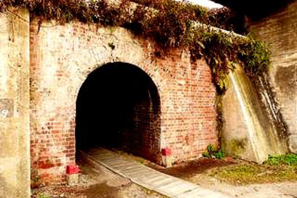 川原宿原宿煉瓦水路トンネル 徘徊日誌 By Yuzo Ima