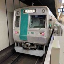 京都市営地下鉄烏丸線の10系初期車両の引退記念ヘッドマーク掲出など…