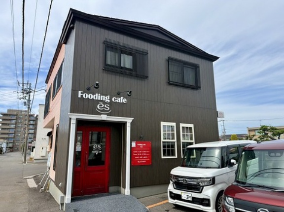 函館市中道2丁目 フーディングカフェ・エス 牡蠣とホーレン草のトマトクリームパスタ1,500円 パスタ大盛100円 生ハムとホーレン草のオイルパスタ1,300円 (サラダ・ドリンク・デザートセット)
