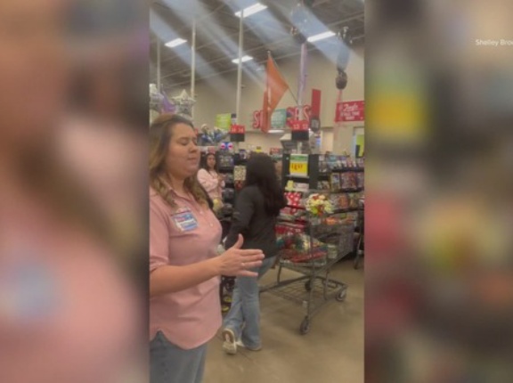 レジ不具合が起きたアメリカのスーパー「今日は全部無料にします！」に驚きの声。　海外の反応。