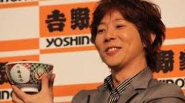 【悲報】川越シェフ、吉野家のホームページから削除される
