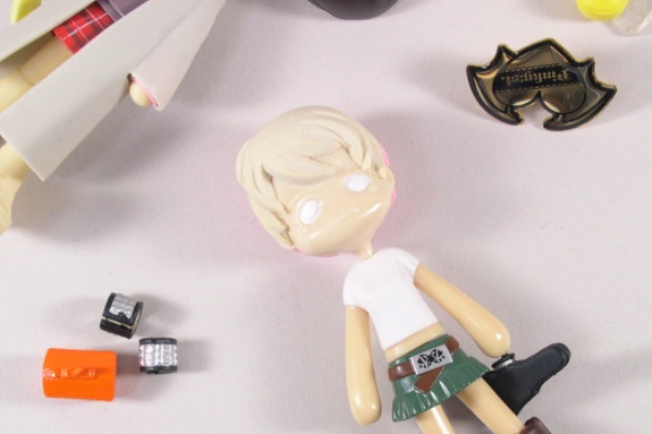 雨垂れは血の滴となって頬を伝い落ちる オメガネニカナイタイ