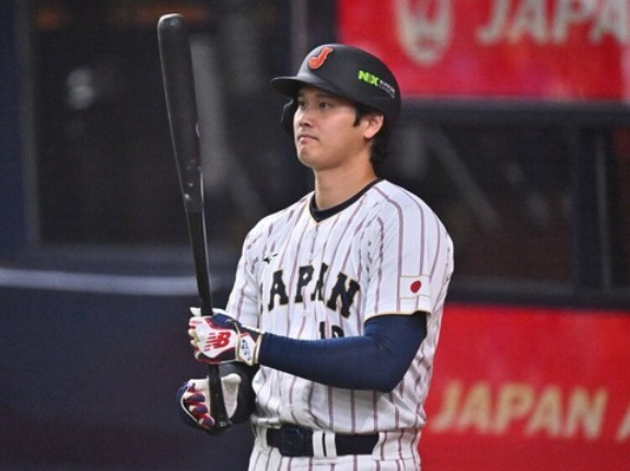 【WBC】日韓戦で異例のスタンディングオベーション！負傷の韓国選手を救った日本コーチの「神対応」